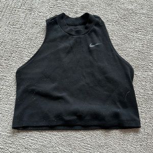 High neck, cropped Nike tank